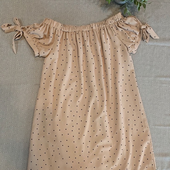 She and Sky Off-Shoulder Short Sleeve Dress - Picture 3 of 7